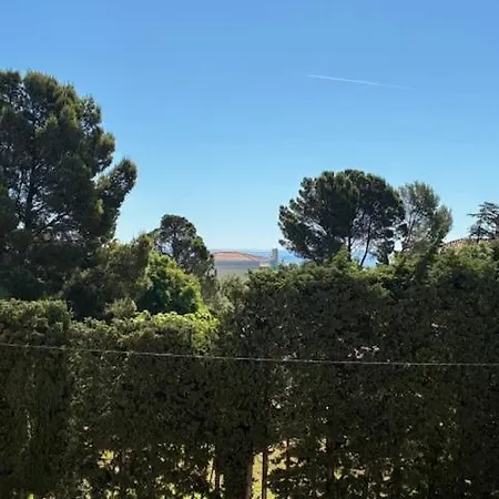 F1 Esterel 50 M Plage, Parking, Securisee *